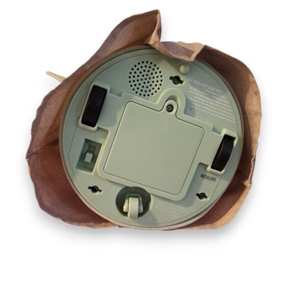 Mattel Star Wars The Mandalorian Grogu RC 12-inch Plush Toy, Remote Controlled - Picture 4 of 4